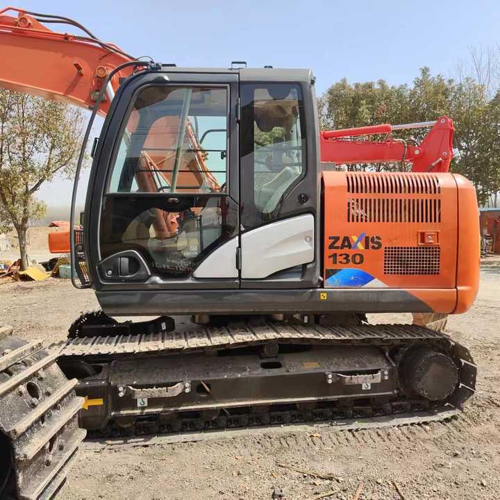 Used Hitachi ZX130 Excavator Japan Made Hitachi Used Excavator Zx120 Zx130 for Sale - Excavadora: foto 2 Used Hitachi ZX130 Excavator Japan Made Hitachi Used Excavator Zx120 Zx130 for Sale - Excavadora: foto 2