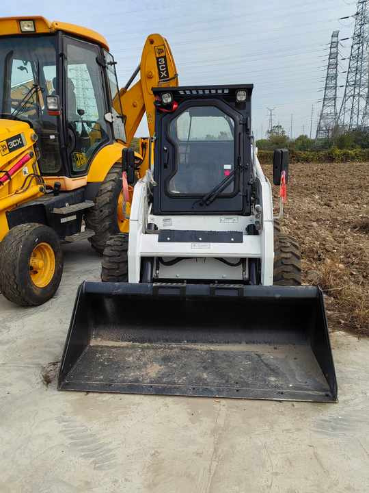 Used Imported Machine bobcat S18 Skid Steer Loader for Sale bobcat S16 S17 S18 in Stock - Minicargadora: foto 3 Used Imported Machine bobcat S18 Skid Steer Loader for Sale bobcat S16 S17 S18 in Stock - Minicargadora: foto 3