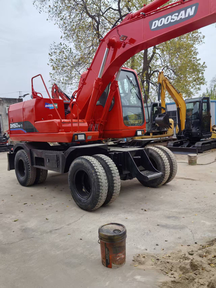 Doosan Used DH150W-7 wheeled excavator for sale at a low price. - Excavadora de ruedas: foto 5 Doosan Used DH150W-7 wheeled excavator for sale at a low price. - Excavadora de ruedas: foto 5