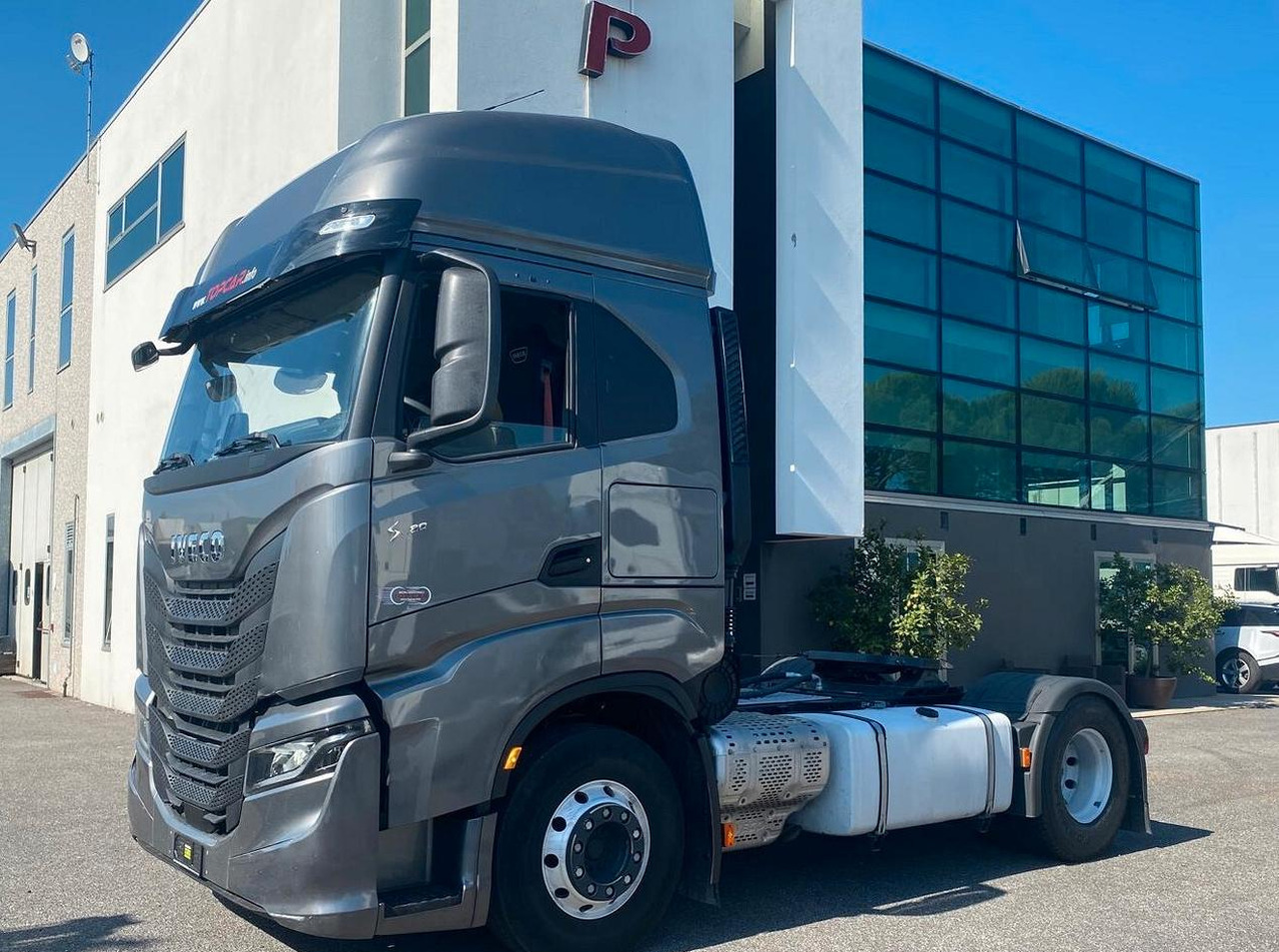 IVECO S-WAY 480 TRATTORE STRADALE FULL PNEUMATICO - Cabeza tractora: foto 1 IVECO S-WAY 480 TRATTORE STRADALE FULL PNEUMATICO - Cabeza tractora: foto 1