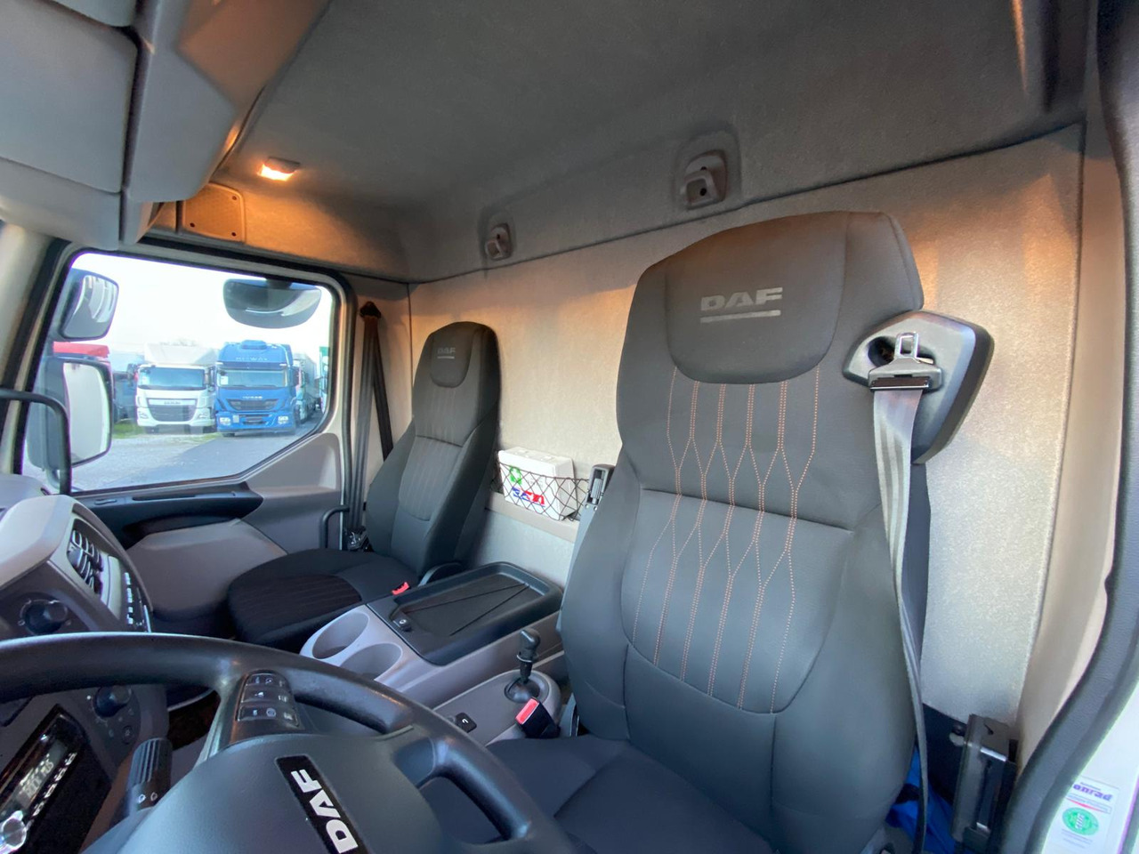 Leasing de DAF LF 260 FA DAF LF 260 FA: foto 10