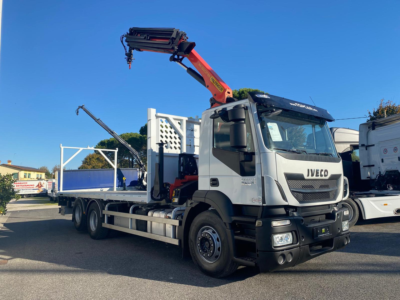 IVECO AD260S36 - Camión grúa: foto 3 IVECO AD260S36 - Camión grúa: foto 3