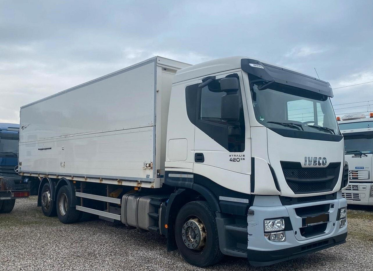 IVECO STRALIS 420 CASSONE E SPONDA EURO 6 2015 - Camión caja cerrada: foto 1 IVECO STRALIS 420 CASSONE E SPONDA EURO 6 2015 - Camión caja cerrada: foto 1