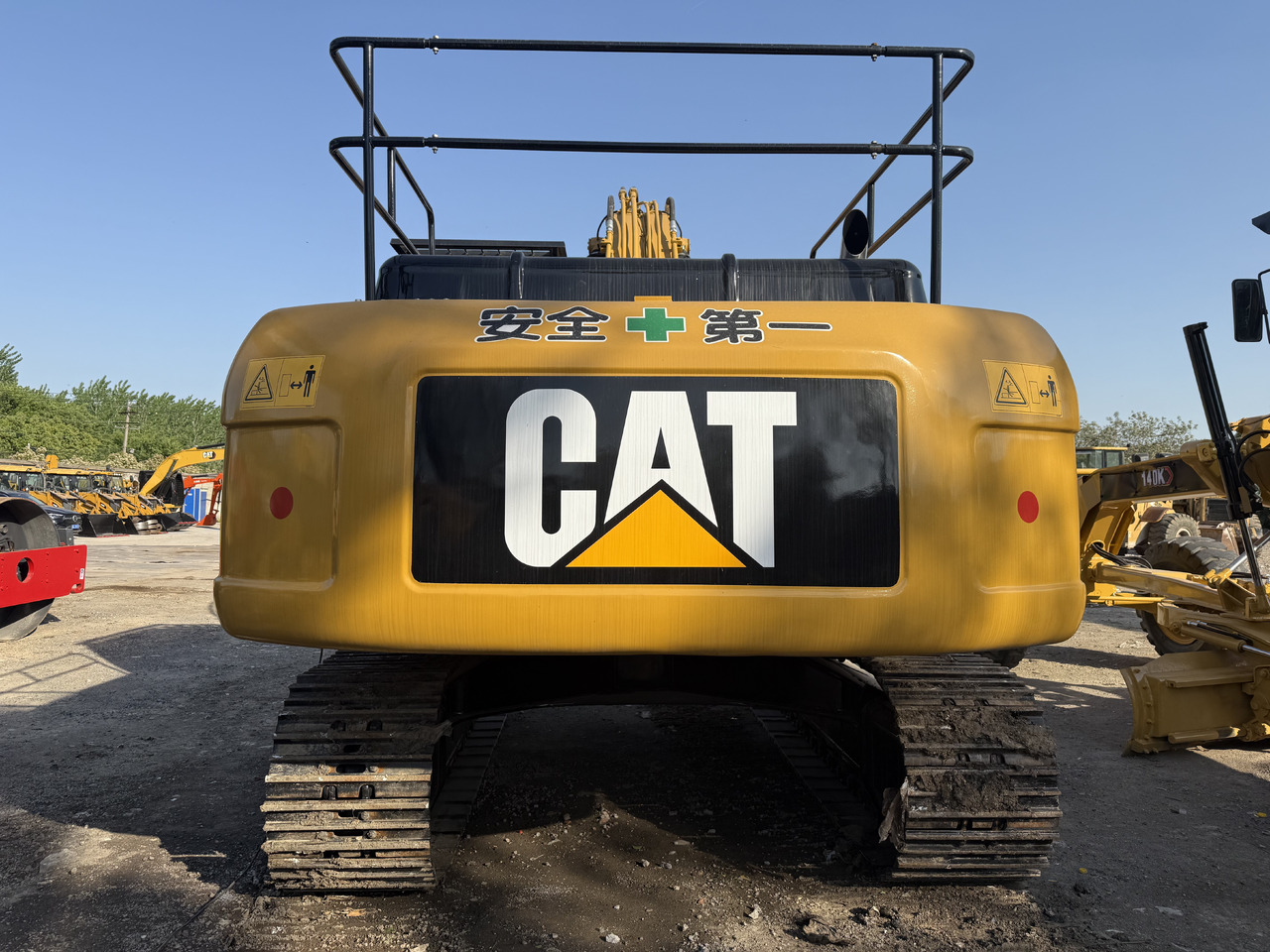 CATERPILLAR CAT320D2L excavator for sale at good price - Excavadora de cadenas: foto 3 CATERPILLAR CAT320D2L excavator for sale at good price - Excavadora de cadenas: foto 3