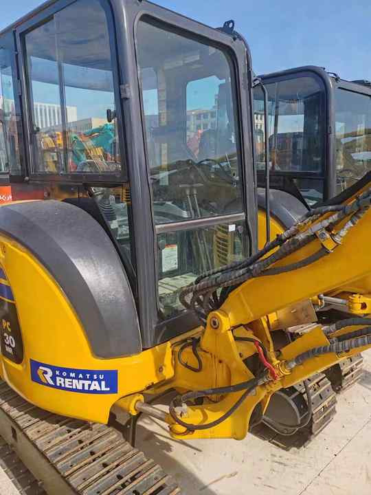 Used komatsu Mini Pc30 Mini 3tons Excavator komatsu Pc 30 35 40 55 Mini Digger in Stock for Sale - Excavadora de cadenas: foto 4 Used komatsu Mini Pc30 Mini 3tons Excavator komatsu Pc 30 35 40 55 Mini Digger in Stock for Sale - Excavadora de cadenas: foto 4