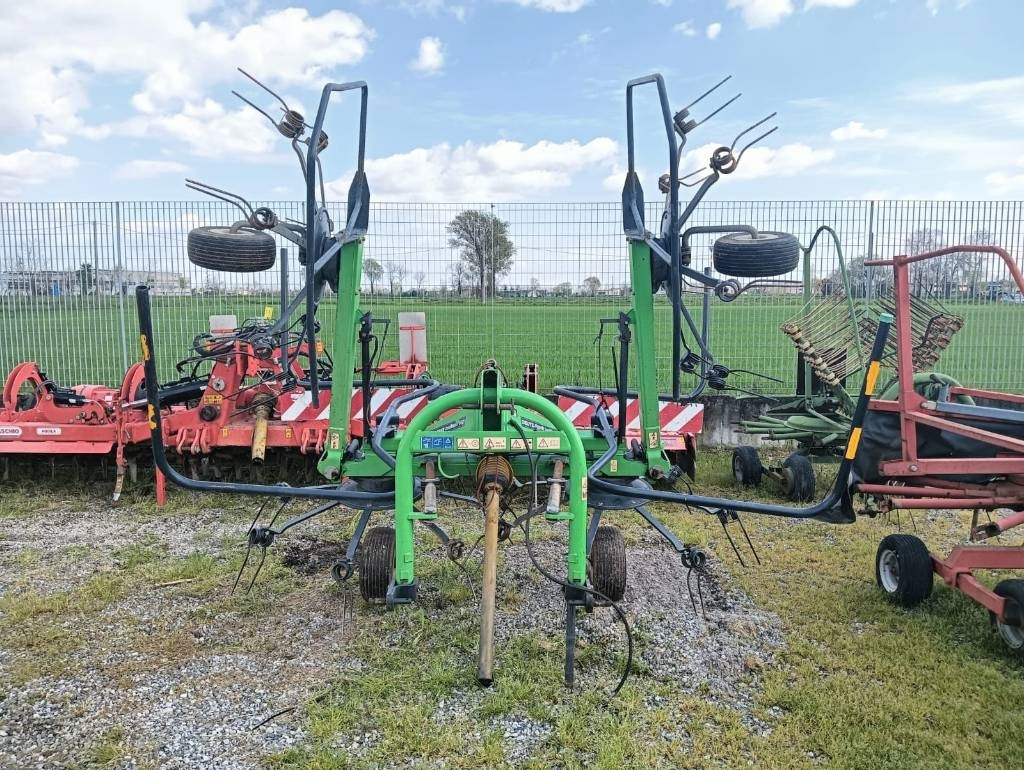 Deutz-fahr 5521  - Encintadora de pacas: foto 1 Deutz-fahr 5521  - Encintadora de pacas: foto 1