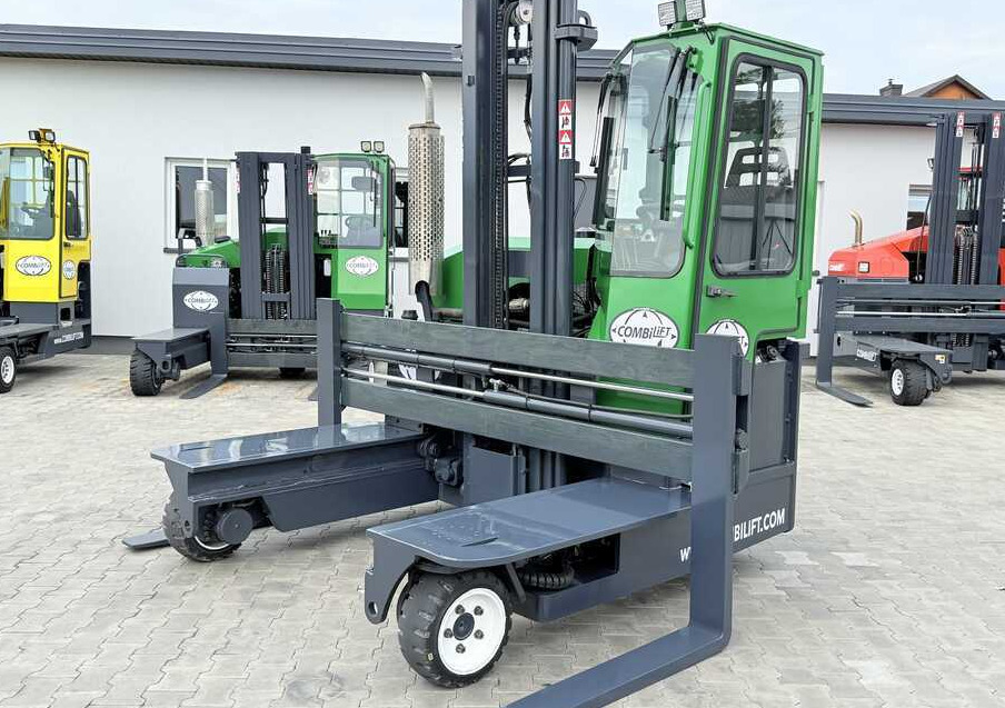 Combilift C3000 / DIESEL / DUPLEX 4000MM / WIDE FORK POSITIONER / FULL CABIN - Carretilla de 4 vías: foto 1 Combilift C3000 / DIESEL / DUPLEX 4000MM / WIDE FORK POSITIONER / FULL CABIN - Carretilla de 4 vías: foto 1