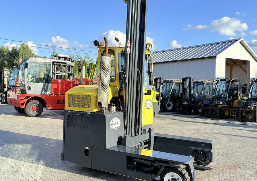 Combilift C3000 / GAS / TRIPLEX - 7600MM / FREE-LIFT / POSITIONER / A comprehensive range of four-way and side-loading forklifts. - Carretilla de 4 vías: foto 5 Combilift C3000 / GAS / TRIPLEX - 7600MM / FREE-LIFT / POSITIONER / A comprehensive range of four-way and side-loading forklifts. - Carretilla de 4 vías: foto 5