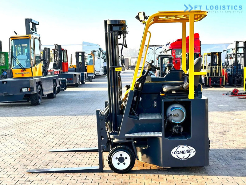 Combilift C3000CB / LPG / TRIPLEX - 4900MM / LPG / FREE LIFT / FORK POSITIONER C3000CB / LPG / TRIPLEX - 4900MM / LPG / FREE LIFT / FORK P - Carretilla de 4 vías: foto 2 Combilift C3000CB / LPG / TRIPLEX - 4900MM / LPG / FREE LIFT / FORK POSITIONER C3000CB / LPG / TRIPLEX - 4900MM / LPG / FREE LIFT / FORK P - Carretilla de 4 vías: foto 2