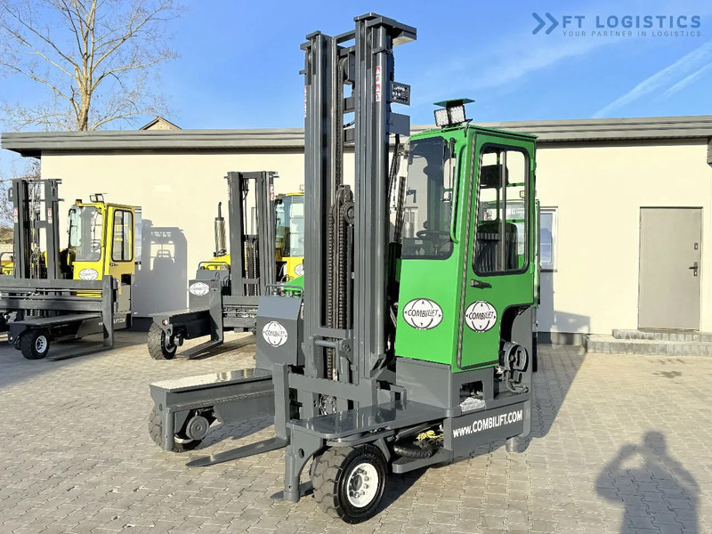 Combilift C4000 / GAS / TRIPLEX - 6900MM / FREE-LIFT / FULL CABIN C4000 / GAS / TRIPLEX - 6900MM / FREE-LIFT / FULL CABIN - Carretilla de 4 vías: foto 2 Combilift C4000 / GAS / TRIPLEX - 6900MM / FREE-LIFT / FULL CABIN C4000 / GAS / TRIPLEX - 6900MM / FREE-LIFT / FULL CABIN - Carretilla de 4 vías: foto 2