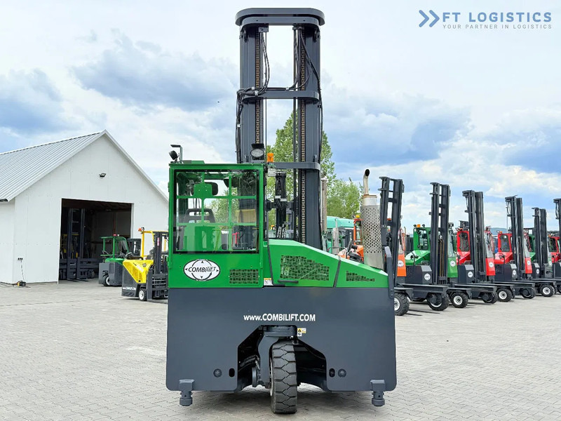 Carretilla de 4 vías Combilift C4000 / TRIPLEX / 9300MM / FREE LIFT / POSITIONER / GAS / CABIN C4000 / TRIPLEX / 9300MM / FREE LIFT / POSITIONER / GAS / CABIN: foto 11 Carretilla de 4 vías Combilift C4000 / TRIPLEX / 9300MM / FREE LIFT / POSITIONER / GAS / CABIN C4000 / TRIPLEX / 9300MM / FREE LIFT / POSITIONER / GAS / CABIN: foto 11