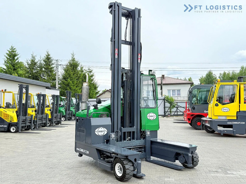 Carretilla de 4 vías Combilift C4000 / TRIPLEX / 9300MM / FREE LIFT / POSITIONER / GAS / CABIN C4000 / TRIPLEX / 9300MM / FREE LIFT / POSITIONER / GAS / CABIN: foto 6 Carretilla de 4 vías Combilift C4000 / TRIPLEX / 9300MM / FREE LIFT / POSITIONER / GAS / CABIN C4000 / TRIPLEX / 9300MM / FREE LIFT / POSITIONER / GAS / CABIN: foto 6