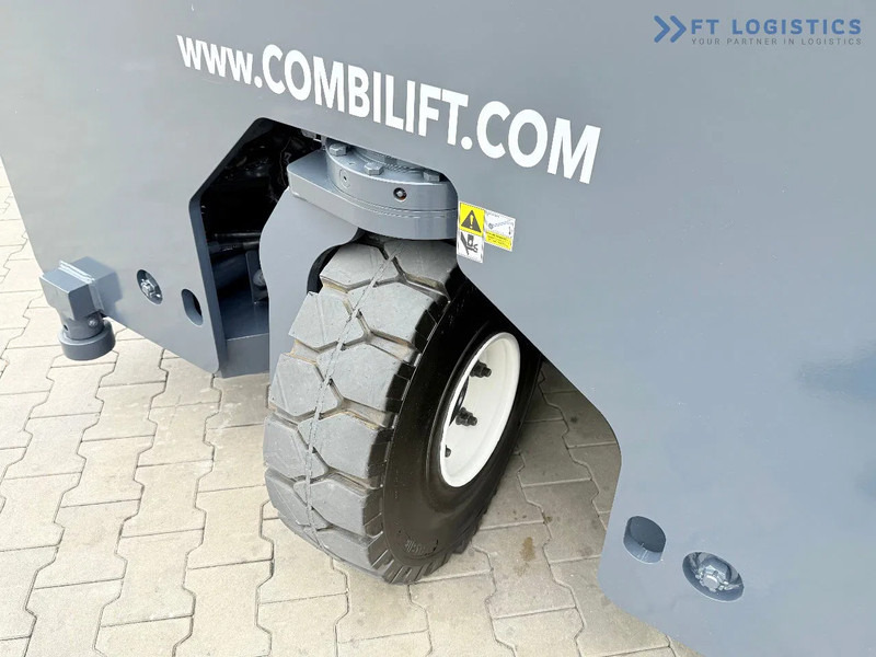 Carretilla de 4 vías Combilift C4000 / TRIPLEX / 9300MM / FREE LIFT / POSITIONER / GAS / CABIN C4000 / TRIPLEX / 9300MM / FREE LIFT / POSITIONER / GAS / CABIN: foto 10 Carretilla de 4 vías Combilift C4000 / TRIPLEX / 9300MM / FREE LIFT / POSITIONER / GAS / CABIN C4000 / TRIPLEX / 9300MM / FREE LIFT / POSITIONER / GAS / CABIN: foto 10
