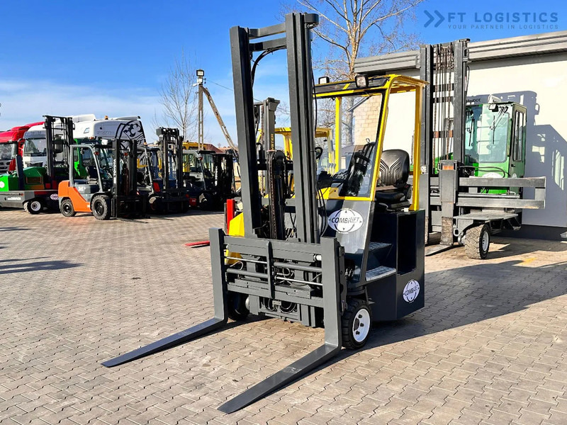 Combilift CB3000 / LPG / DUPLEX / 4000MM / FREE LIFT / NEW TIRES / LIKE NEW CB3000 / LPG / DUPLEX / 4000MM / FREE LIFT / NEW TIRES / LIKE - Carretilla de 4 vías: foto 2 Combilift CB3000 / LPG / DUPLEX / 4000MM / FREE LIFT / NEW TIRES / LIKE NEW CB3000 / LPG / DUPLEX / 4000MM / FREE LIFT / NEW TIRES / LIKE - Carretilla de 4 vías: foto 2
