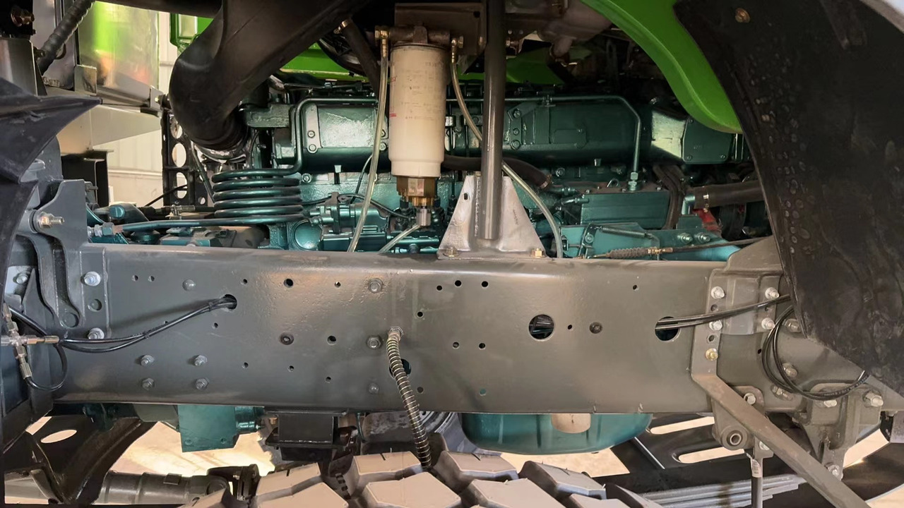 HOWO 6*6 dump truck - Camión volquete: foto 4 HOWO 6*6 dump truck - Camión volquete: foto 4