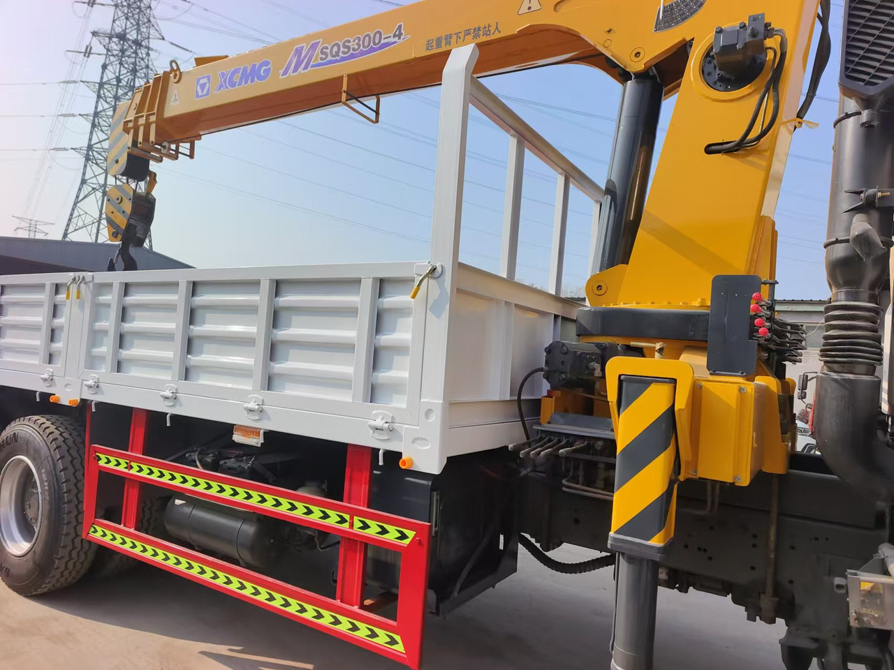 HOWO,XCMG HOWO 375,XCMG MSQS300-4 12 tons - Camión cisterna: foto 5 HOWO,XCMG HOWO 375,XCMG MSQS300-4 12 tons - Camión cisterna: foto 5