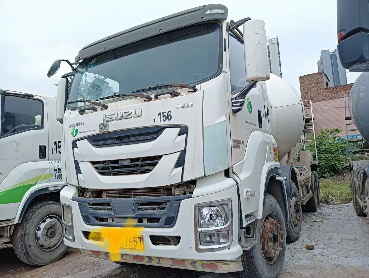 ISUZU ISUZU T156 15 cubic meter mixing tank - Hormigonera: foto 1 ISUZU ISUZU T156 15 cubic meter mixing tank - Hormigonera: foto 1