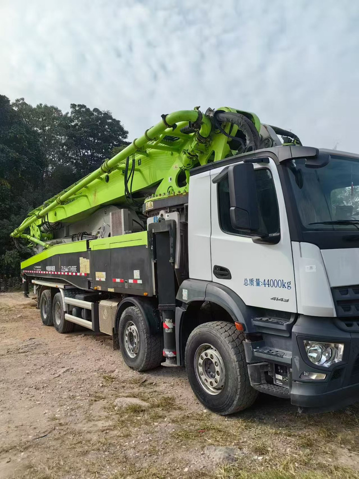 MERCEDES-BENZ,Zoomlion 59 Meters - Camión hormigonera con bomba: foto 2 MERCEDES-BENZ,Zoomlion 59 Meters - Camión hormigonera con bomba: foto 2