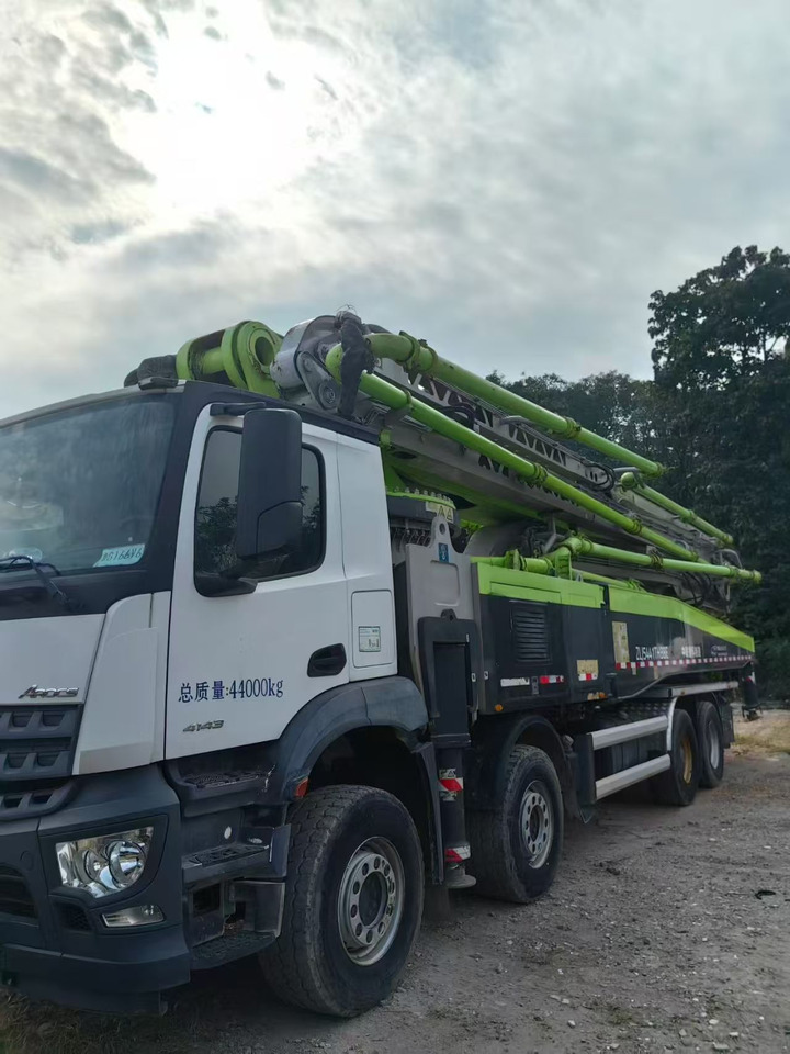 MERCEDES-BENZ,Zoomlion 59 Meters - Camión hormigonera con bomba: foto 2 MERCEDES-BENZ,Zoomlion 59 Meters - Camión hormigonera con bomba: foto 2