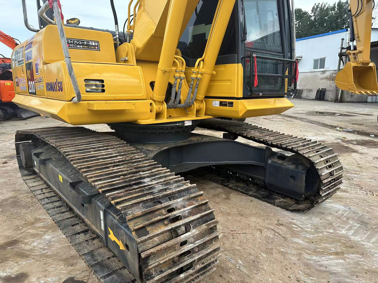 CRAWLER EXCAVATOR Used Good Quality Japan Original PC200-8 in Good Condition PC200-8 Komatsu - Excavadora de cadenas: foto 2 CRAWLER EXCAVATOR Used Good Quality Japan Original PC200-8 in Good Condition PC200-8 Komatsu - Excavadora de cadenas: foto 2