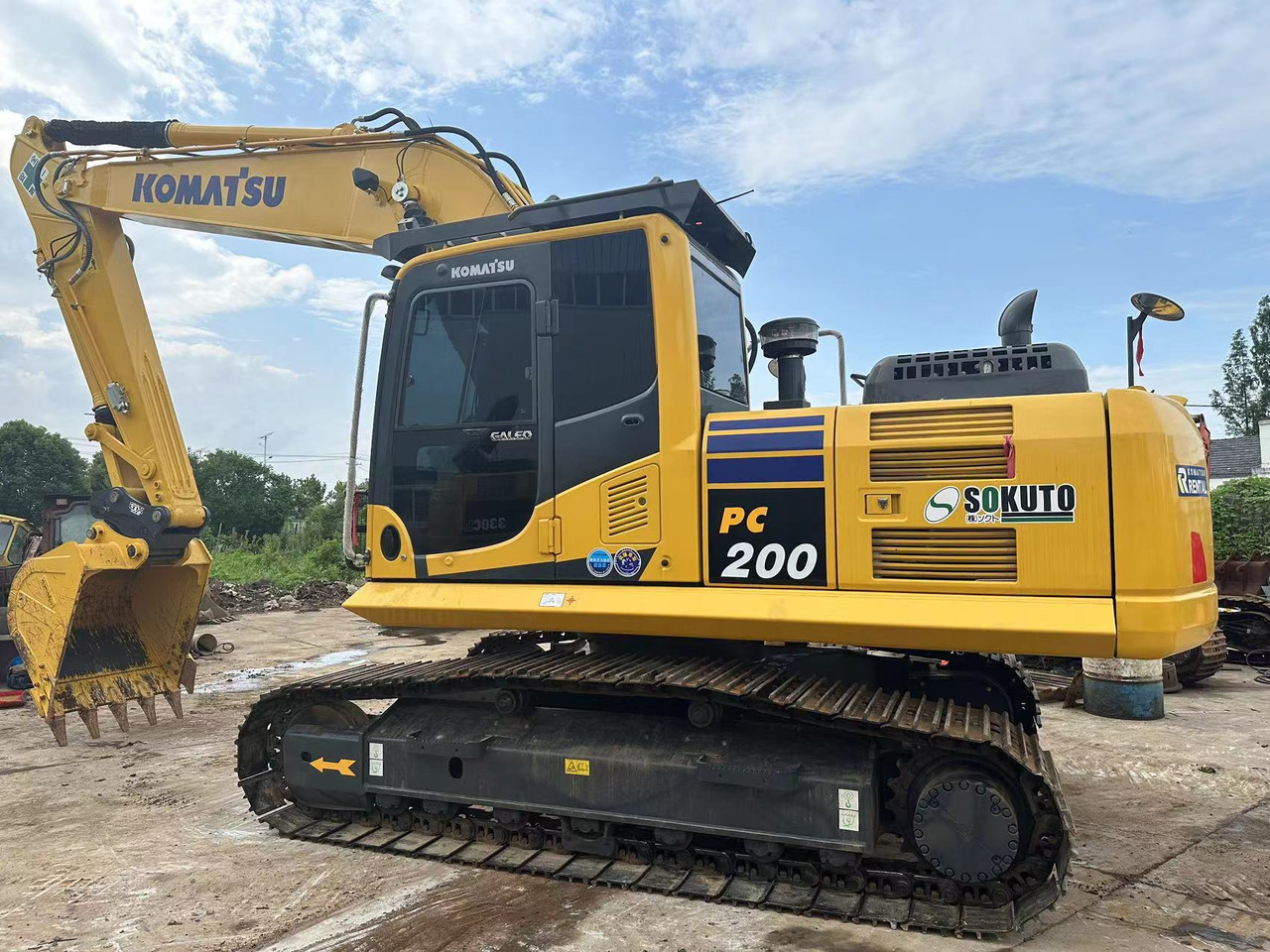 CRAWLER EXCAVATOR Used Good Quality Japan Original PC200-8 in Good Condition PC200-8 Komatsu - Excavadora de cadenas: foto 1 CRAWLER EXCAVATOR Used Good Quality Japan Original PC200-8 in Good Condition PC200-8 Komatsu - Excavadora de cadenas: foto 1