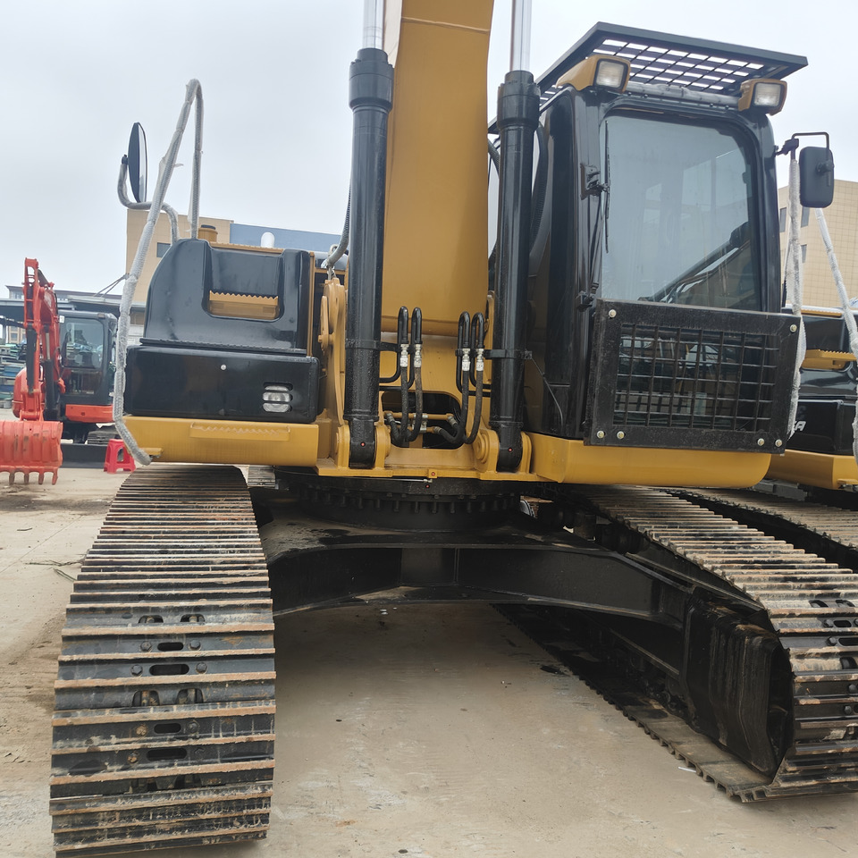 EXCAVATOR Used 30tons Large Caterpillar Excavator 330D2L for Sale Used Excavator in Fine Condition and Low Price Hot Sale - Maquinaria de construcción: foto 3 EXCAVATOR Used 30tons Large Caterpillar Excavator 330D2L for Sale Used Excavator in Fine Condition and Low Price Hot Sale - Maquinaria de construcción: foto 3