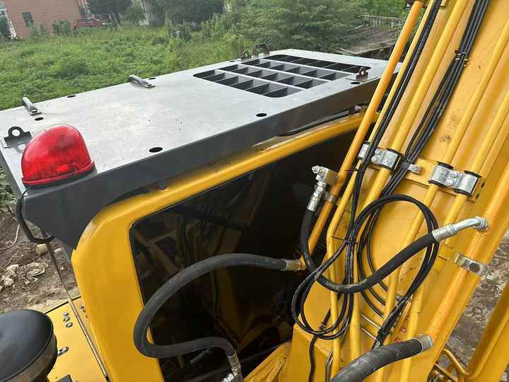 Second Hand Komatsu PC210-8 Excavator 21 Ton Crawler Excavator Japan Brand Low Price with Good Quality for SALE - Excavadora de cadenas: foto 3 Second Hand Komatsu PC210-8 Excavator 21 Ton Crawler Excavator Japan Brand Low Price with Good Quality for SALE - Excavadora de cadenas: foto 3