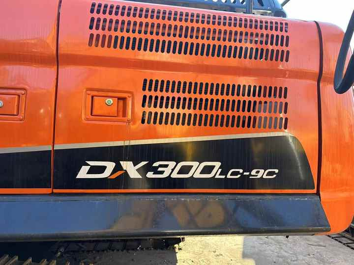 Used Digger DOOSAN DX300 Construction Machinery Construction Digger Used DOOSAN DX300 Cheap Excavator - Excavadora de cadenas: foto 3 Used Digger DOOSAN DX300 Construction Machinery Construction Digger Used DOOSAN DX300 Cheap Excavator - Excavadora de cadenas: foto 3