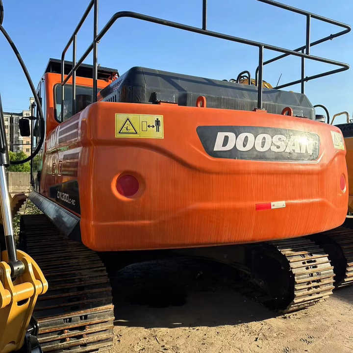 Used Digger DOOSAN DX300 Construction Machinery Construction Digger Used DOOSAN DX300 Cheap Excavator - Excavadora de cadenas: foto 1 Used Digger DOOSAN DX300 Construction Machinery Construction Digger Used DOOSAN DX300 Cheap Excavator - Excavadora de cadenas: foto 1