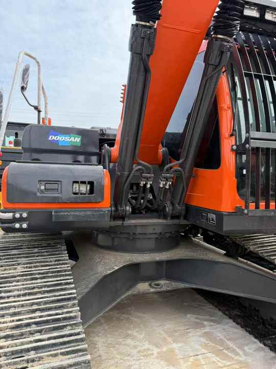 Used Digger Doosan DX225LC-9T Construction Machinery Construction Digger Used Doosan DX225LC-9T Cheap Excavator - Excavadora de cadenas: foto 4 Used Digger Doosan DX225LC-9T Construction Machinery Construction Digger Used Doosan DX225LC-9T Cheap Excavator - Excavadora de cadenas: foto 4