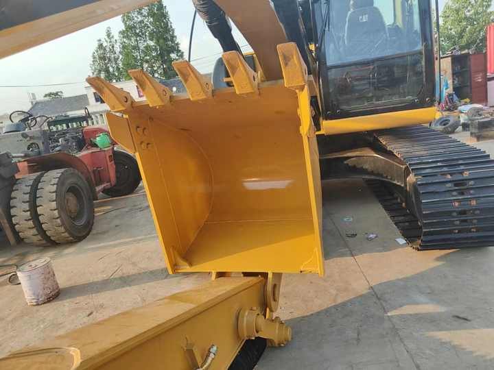 Used Excavator Caterpillar CAT315D Small and Medium-sized Original 15 Ton Excavator CAT315D for Sale - Excavadora de cadenas: foto 4 Used Excavator Caterpillar CAT315D Small and Medium-sized Original 15 Ton Excavator CAT315D for Sale - Excavadora de cadenas: foto 4