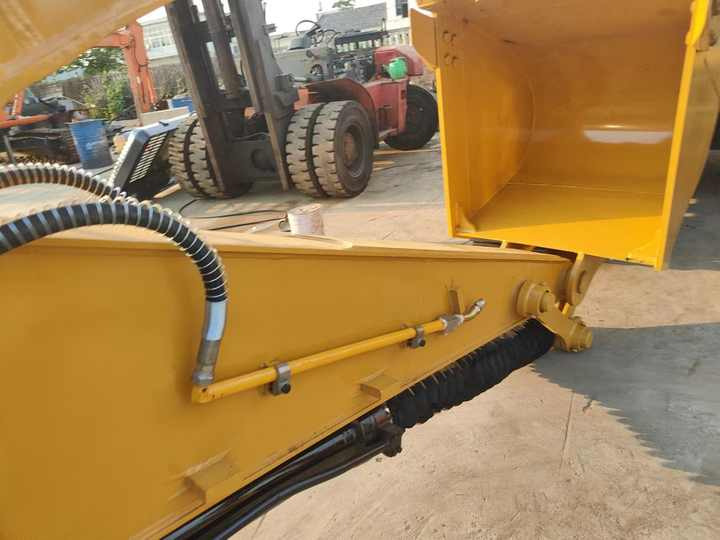 Used Excavator Caterpillar CAT315D Small and Medium-sized Original 15 Ton Excavator CAT315D for Sale - Excavadora de cadenas: foto 2 Used Excavator Caterpillar CAT315D Small and Medium-sized Original 15 Ton Excavator CAT315D for Sale - Excavadora de cadenas: foto 2