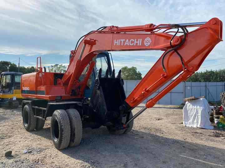 Used Hitachi Ex100WD Wheel Excavator for Sale Japan Made Hitachi Ex100wd Wheeled Excavator for Sale - Excavadora de cadenas: foto 3 Used Hitachi Ex100WD Wheel Excavator for Sale Japan Made Hitachi Ex100wd Wheeled Excavator for Sale - Excavadora de cadenas: foto 3