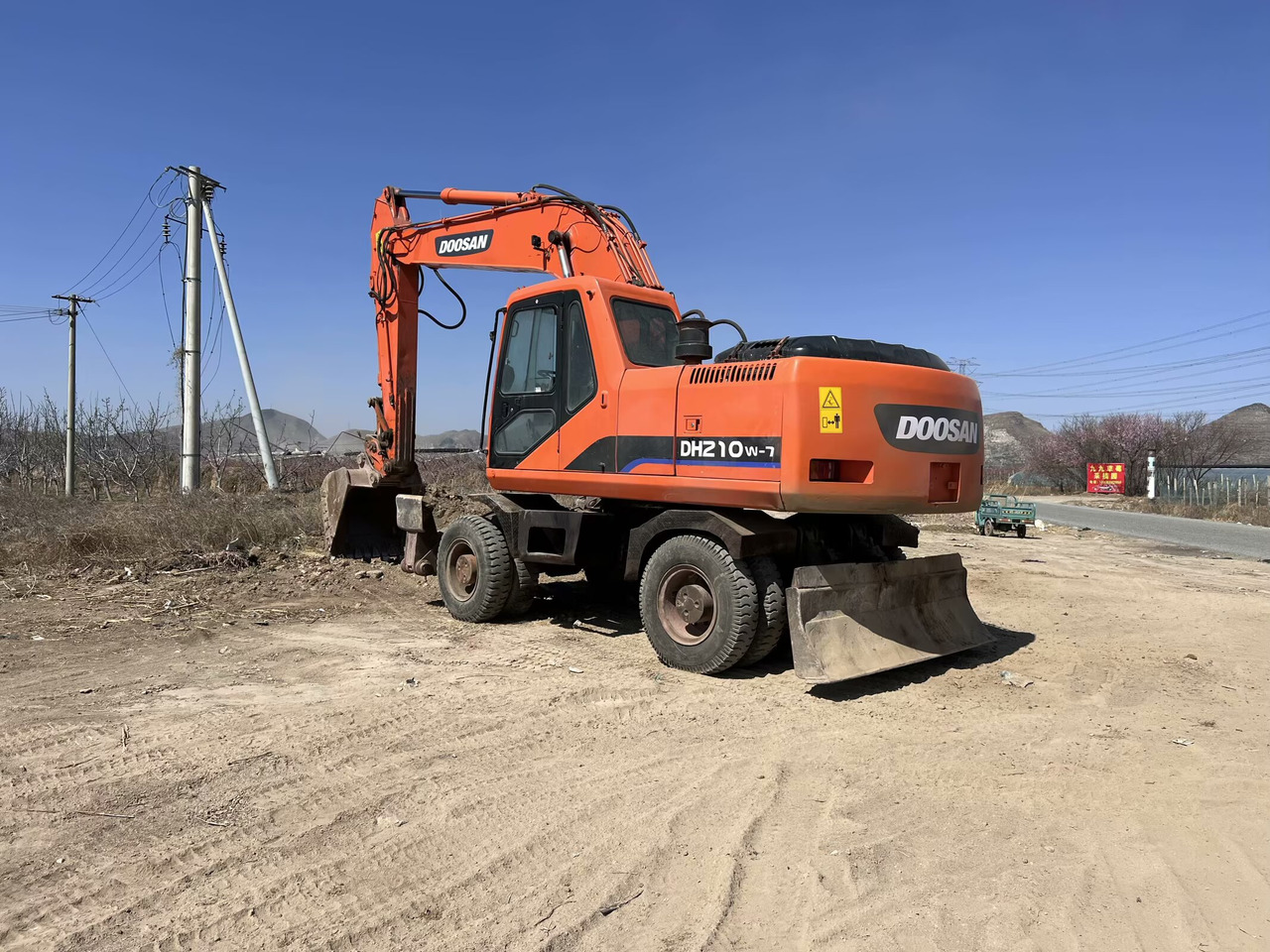 DOOSAN DH210W-7 - Excavadora de ruedas: foto 3 DOOSAN DH210W-7 - Excavadora de ruedas: foto 3