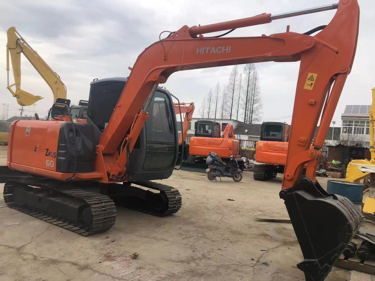 HITACHI ZX60 - Excavadora de cadenas: foto 3 HITACHI ZX60 - Excavadora de cadenas: foto 3