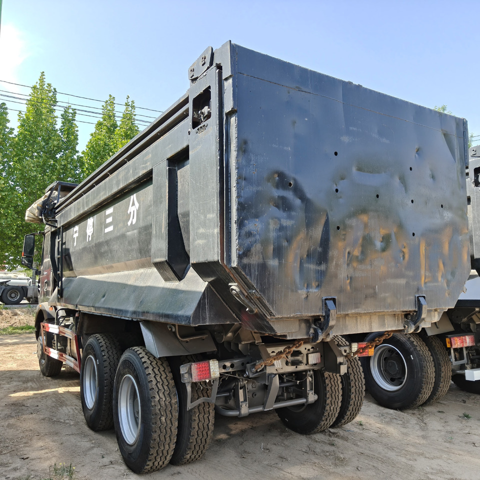 SINOTRUK Howo TX400-6x4 - Camión volquete: foto 4 SINOTRUK Howo TX400-6x4 - Camión volquete: foto 4