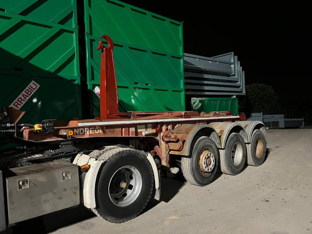 ANDREOLI SEMIRIMORCHIO ANDREOLI SCARRABILE - Remolque multilift/ Portacontenedores de cadenas: foto 1 ANDREOLI SEMIRIMORCHIO ANDREOLI SCARRABILE - Remolque multilift/ Portacontenedores de cadenas: foto 1