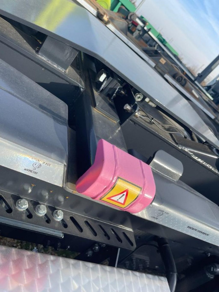 BLOCCAGGIO POSTERIORE ESTERNO - Carrocería y exterior para Camión: foto 4 BLOCCAGGIO POSTERIORE ESTERNO - Carrocería y exterior para Camión: foto 4