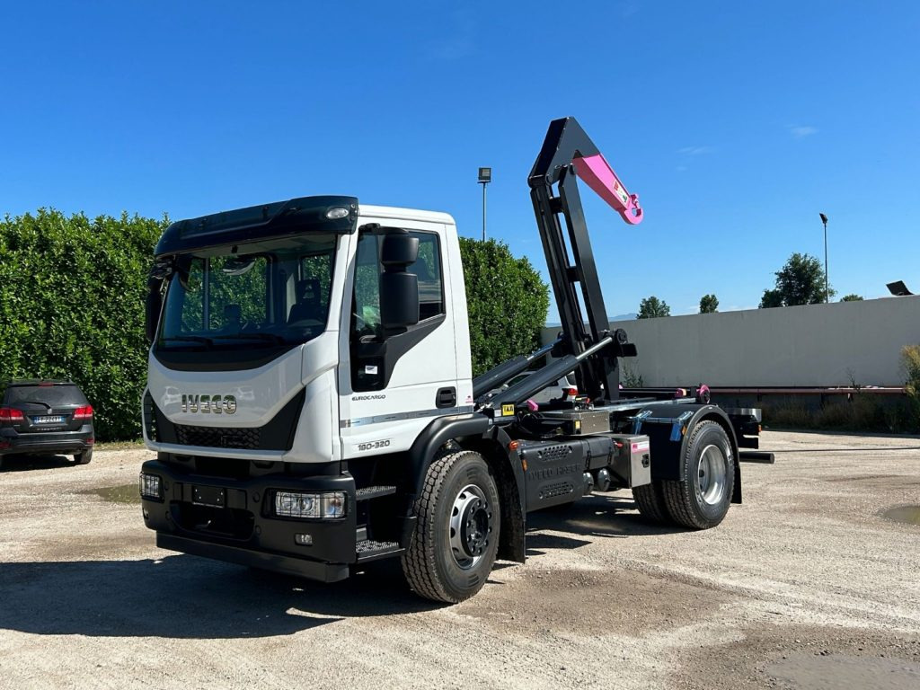 IVECO EUROCARGO 180E32K NUOVO SCARRABILE - Camión multibasculante: foto 1 IVECO EUROCARGO 180E32K NUOVO SCARRABILE - Camión multibasculante: foto 1