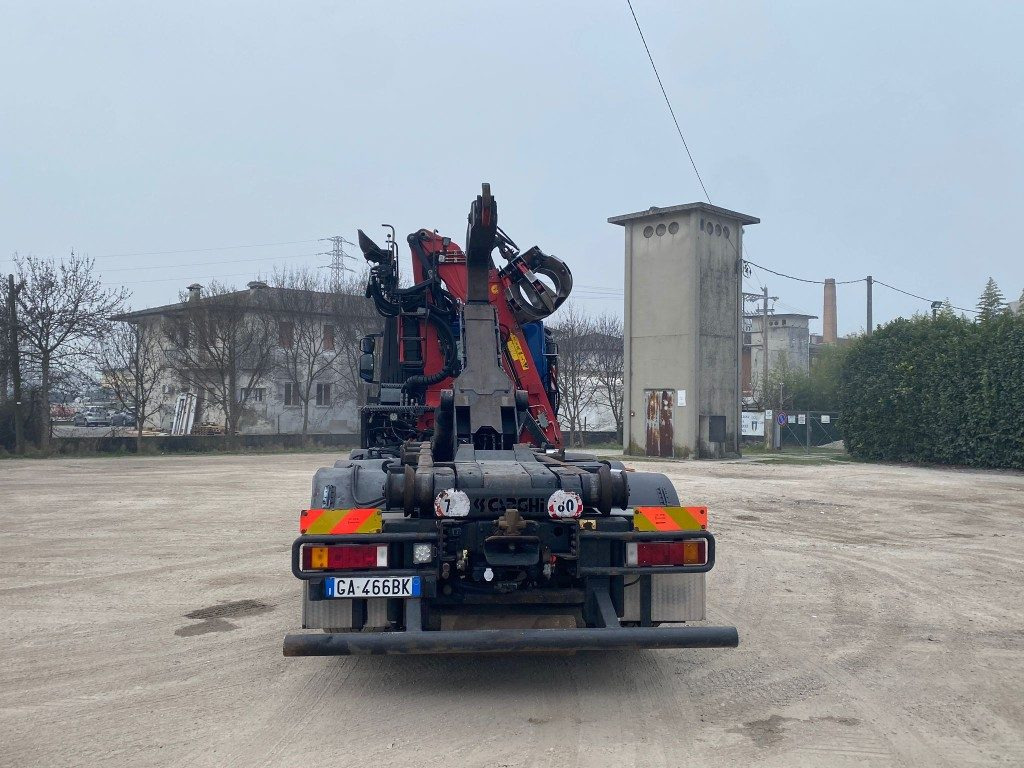 IVECO STRALIS 260.450 SCARRABILE CON GRU - Camión multibasculante: foto 4 IVECO STRALIS 260.450 SCARRABILE CON GRU - Camión multibasculante: foto 4