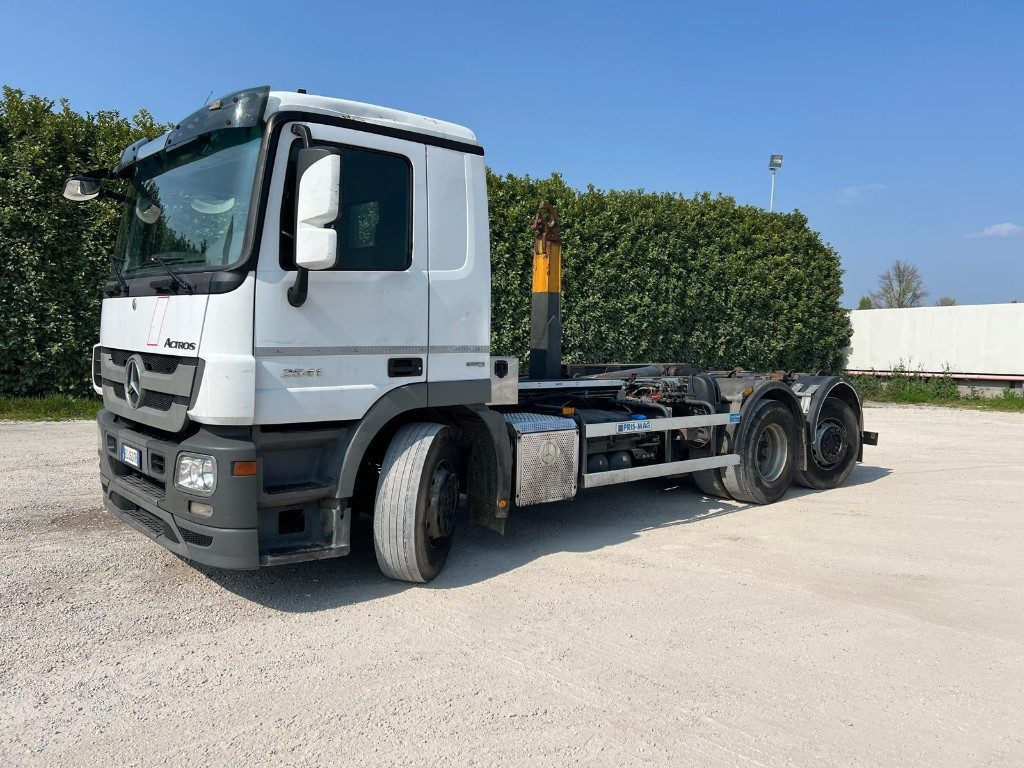 MERCEDES-BENZ MERCEDES ACTROS 25.41 SCARRABILE - Camión multibasculante: foto 1 MERCEDES-BENZ MERCEDES ACTROS 25.41 SCARRABILE - Camión multibasculante: foto 1
