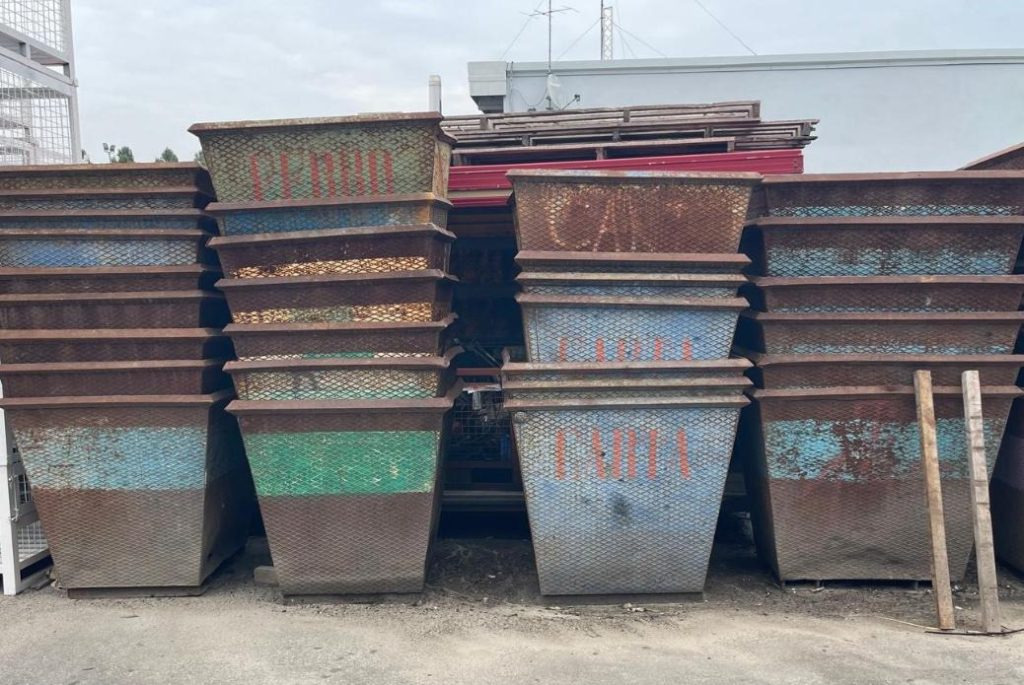 VASCHETTA USATA IN FERRO CON FODERI PER MULETTO - Contenedor de gancho: foto 1 VASCHETTA USATA IN FERRO CON FODERI PER MULETTO - Contenedor de gancho: foto 1