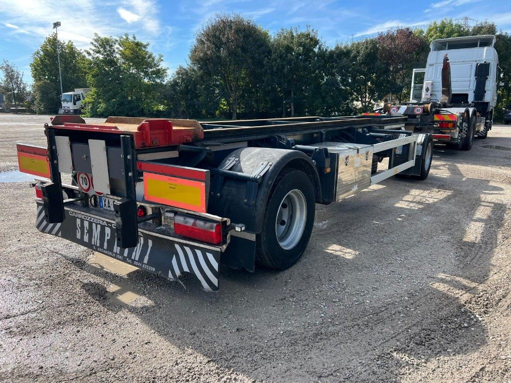 ZORZI RIMORCHIO SCARRABILE ZORZI 20R070 - Remolque multilift/ Portacontenedores de cadenas: foto 1 ZORZI RIMORCHIO SCARRABILE ZORZI 20R070 - Remolque multilift/ Portacontenedores de cadenas: foto 1