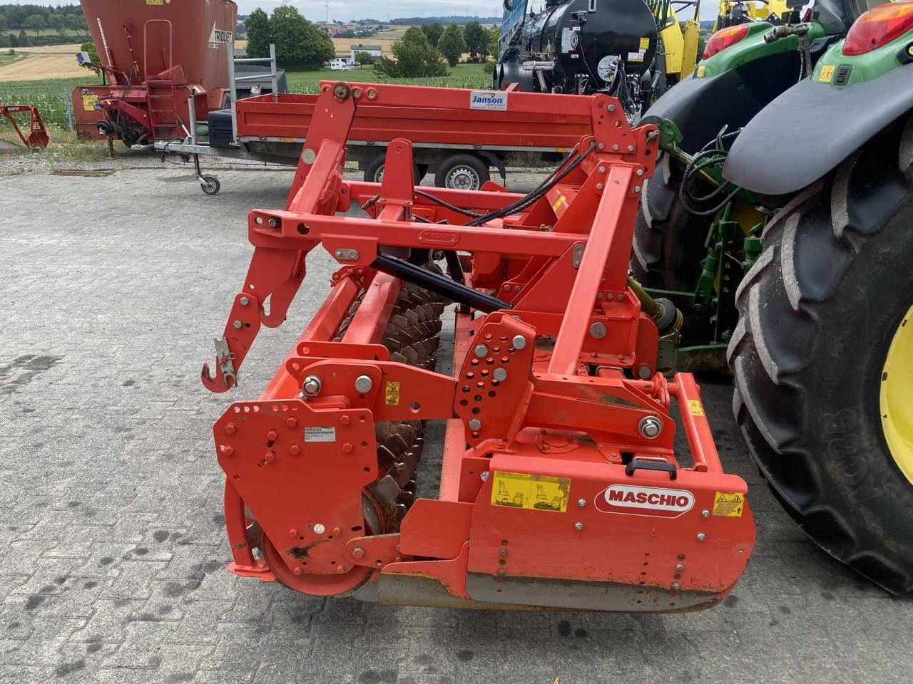Maschio DC 3000 Drago - Grada rotativa: foto 2 Maschio DC 3000 Drago - Grada rotativa: foto 2