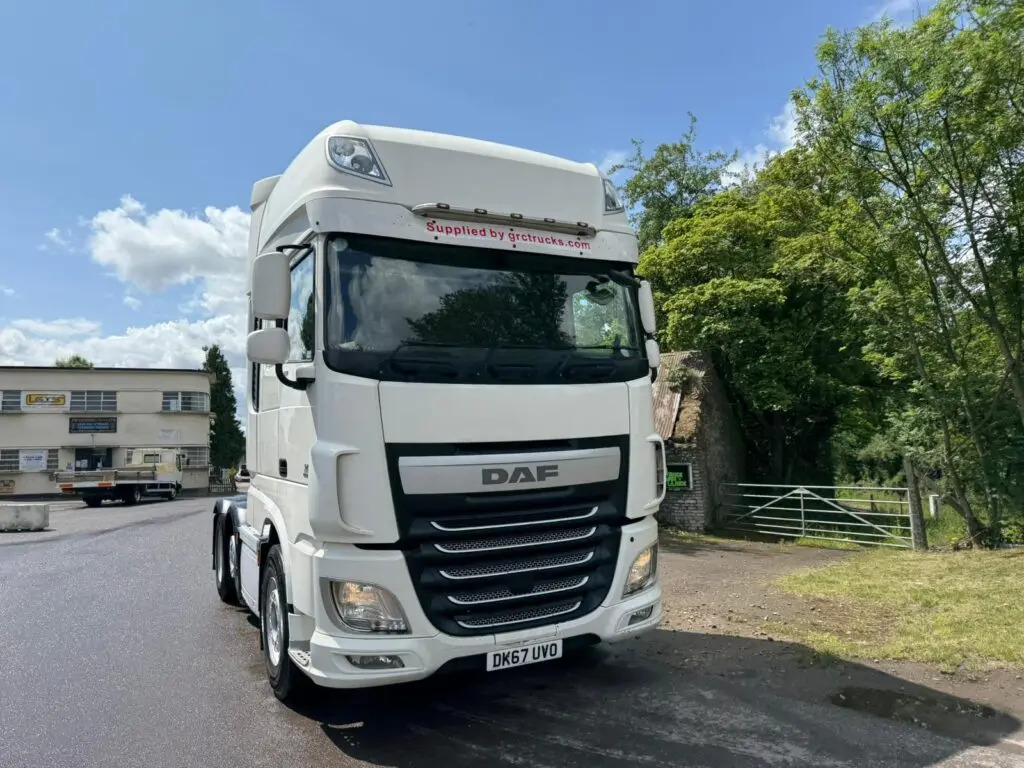 DAF XF 105 (UVO) - Cabeza tractora: foto 2 DAF XF 105 (UVO) - Cabeza tractora: foto 2