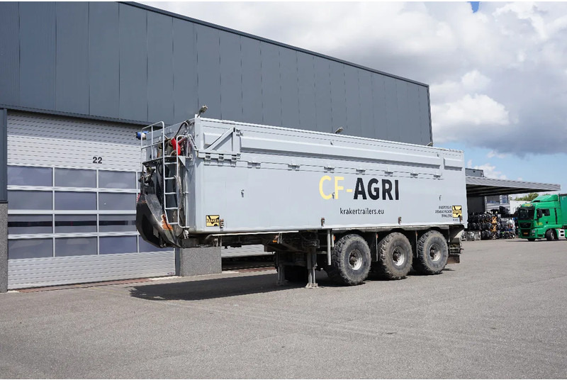 Kraker CF Agri Truck and Tractor 2 steering axle - Semirremolque piso movil: foto 1 Kraker CF Agri Truck and Tractor 2 steering axle - Semirremolque piso movil: foto 1