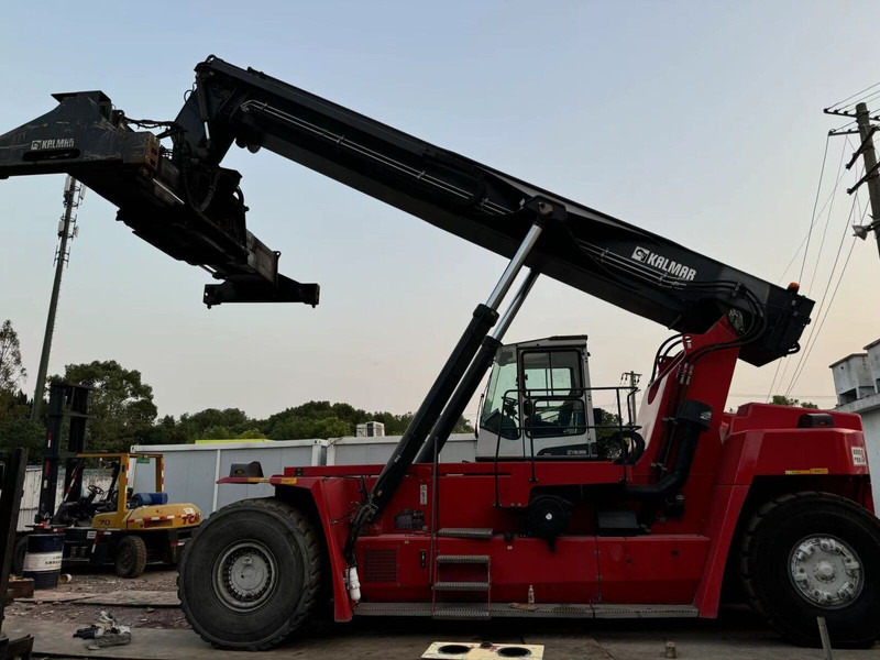Kalmar DRU450 - Reach stacker: foto 3 Kalmar DRU450 - Reach stacker: foto 3
