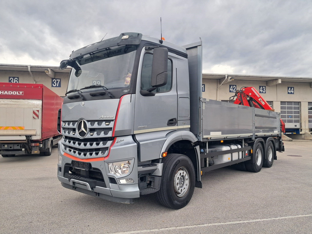 MERCEDES-BENZ AROCS 28.51 | 6x4| Retarder |Kran |Klima | Euro 6 - Camión caja abierta, Camión grúa: foto 1 MERCEDES-BENZ AROCS 28.51 | 6x4| Retarder |Kran |Klima | Euro 6 - Camión caja abierta, Camión grúa: foto 1