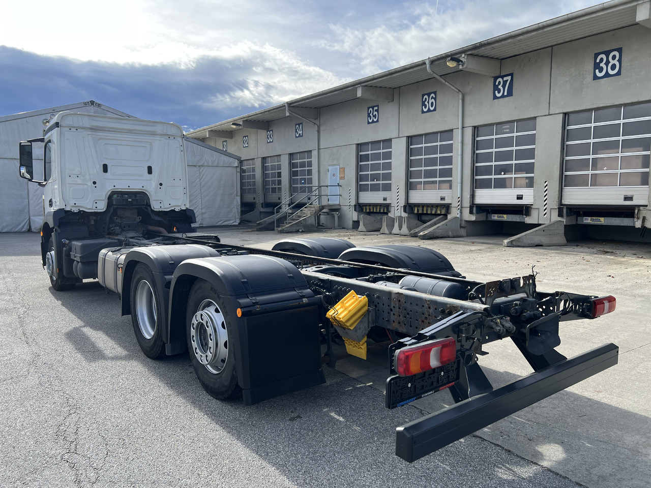 MERCEDES-BENZ Antos 25 40 | Standheizung | Klima | Liftachse - Camión chasis: foto 4 MERCEDES-BENZ Antos 25 40 | Standheizung | Klima | Liftachse - Camión chasis: foto 4