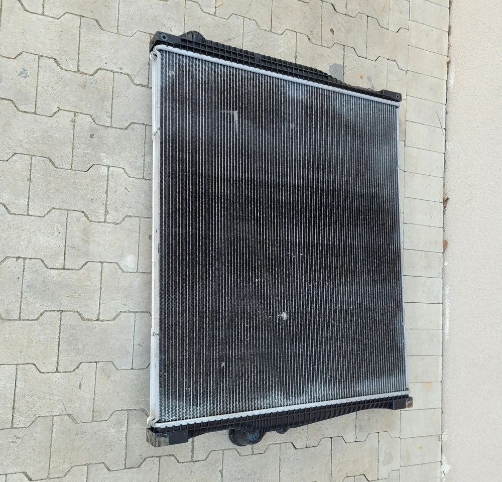 CHŁODNICA WODY VOLVO FH4 ORYGINAŁ SZCZELNE - Radiador para Camión: foto 2 CHŁODNICA WODY VOLVO FH4 ORYGINAŁ SZCZELNE - Radiador para Camión: foto 2